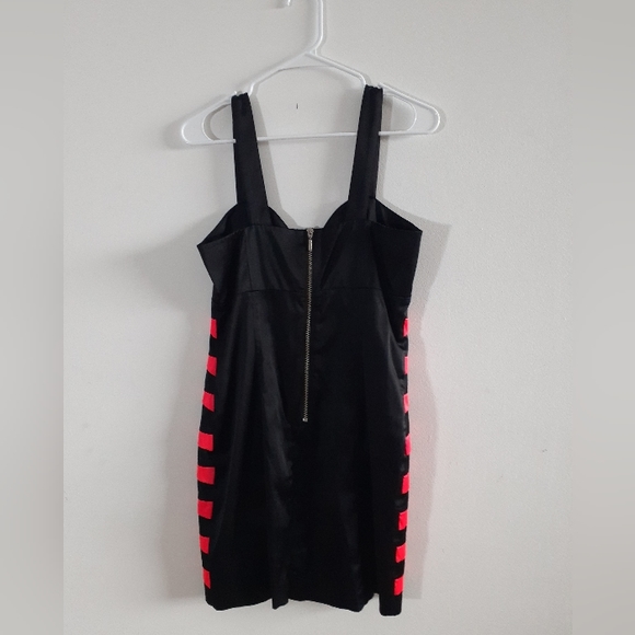 Funky elegant H&M dress in black & hot pink silk/satin, size 10 (40 EU) - Picture 6 of 8